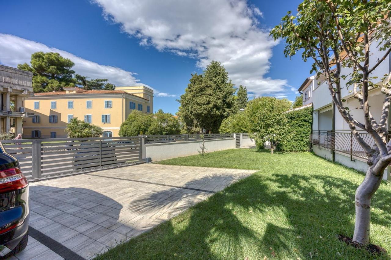 Apartments Claudio Пореч Екстер'єр фото